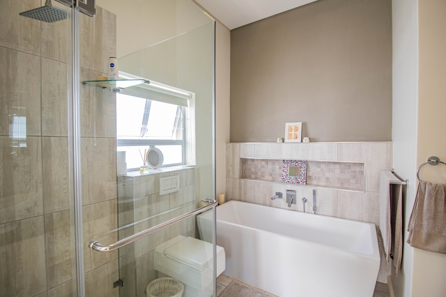 3 Bedroom Property for Sale in Pearl Bay Western Cape